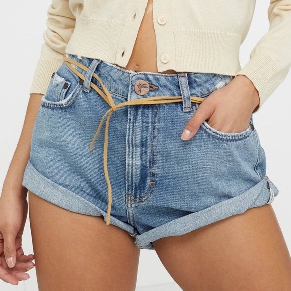 One Teaspoon Pants - SOLD! ONE TEASPOON Mid Waist Bandit Shorts 25W 22964 NWT